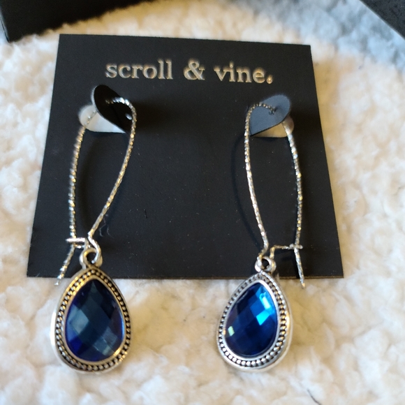 NWT Silver Earrings w/ Blue Stones - Picture 2 of 4